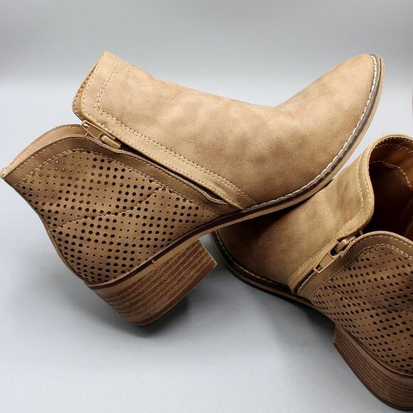 Madden Girl Perforated Brown Booties Size 8M - Picture 6 of 8